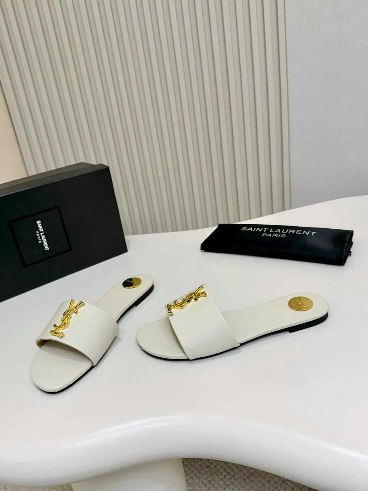 👟👟Ex-factory price 340👟👟 Genuine leather sole +40 YSL new model, upper cowhide leather lining sheepskin, size 35-44, rubber sole, genuine leather sole +40